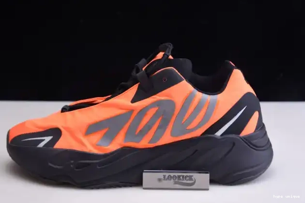 hype MNVN Orange Boost Adidas FV3258 Yeezy 700 0328